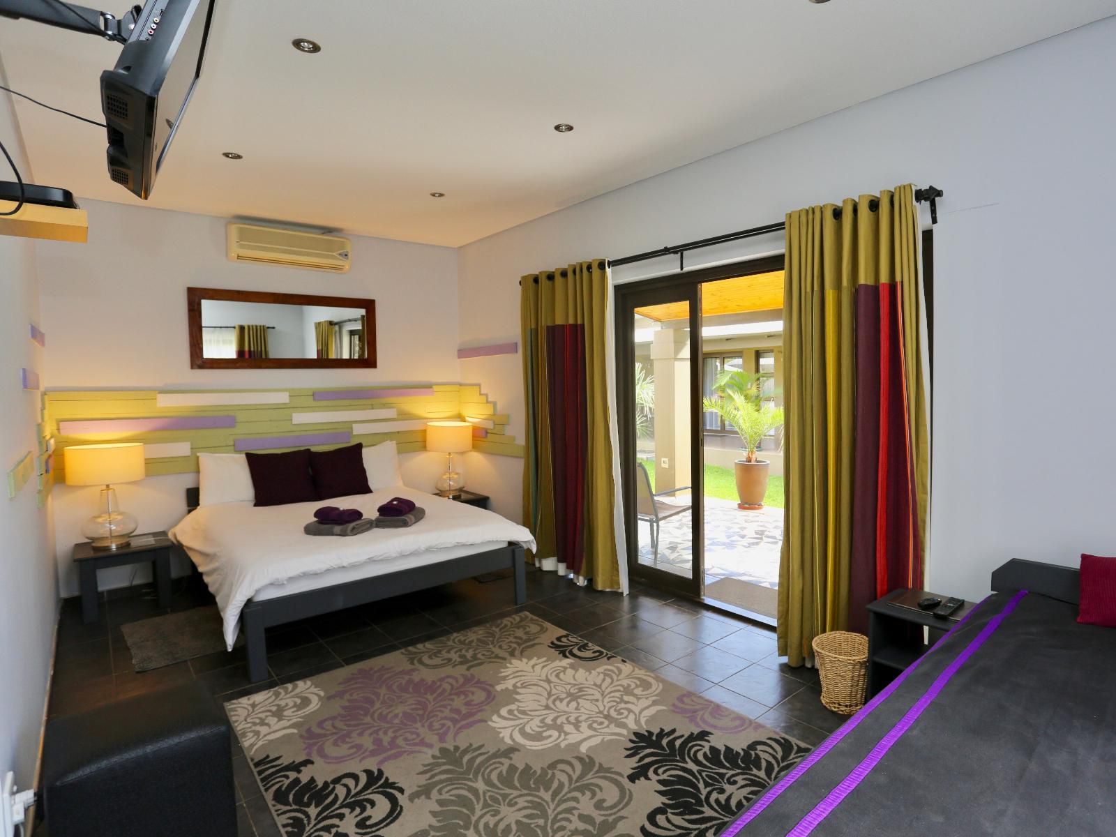 Villa Violet, Triple Room, Bedroom