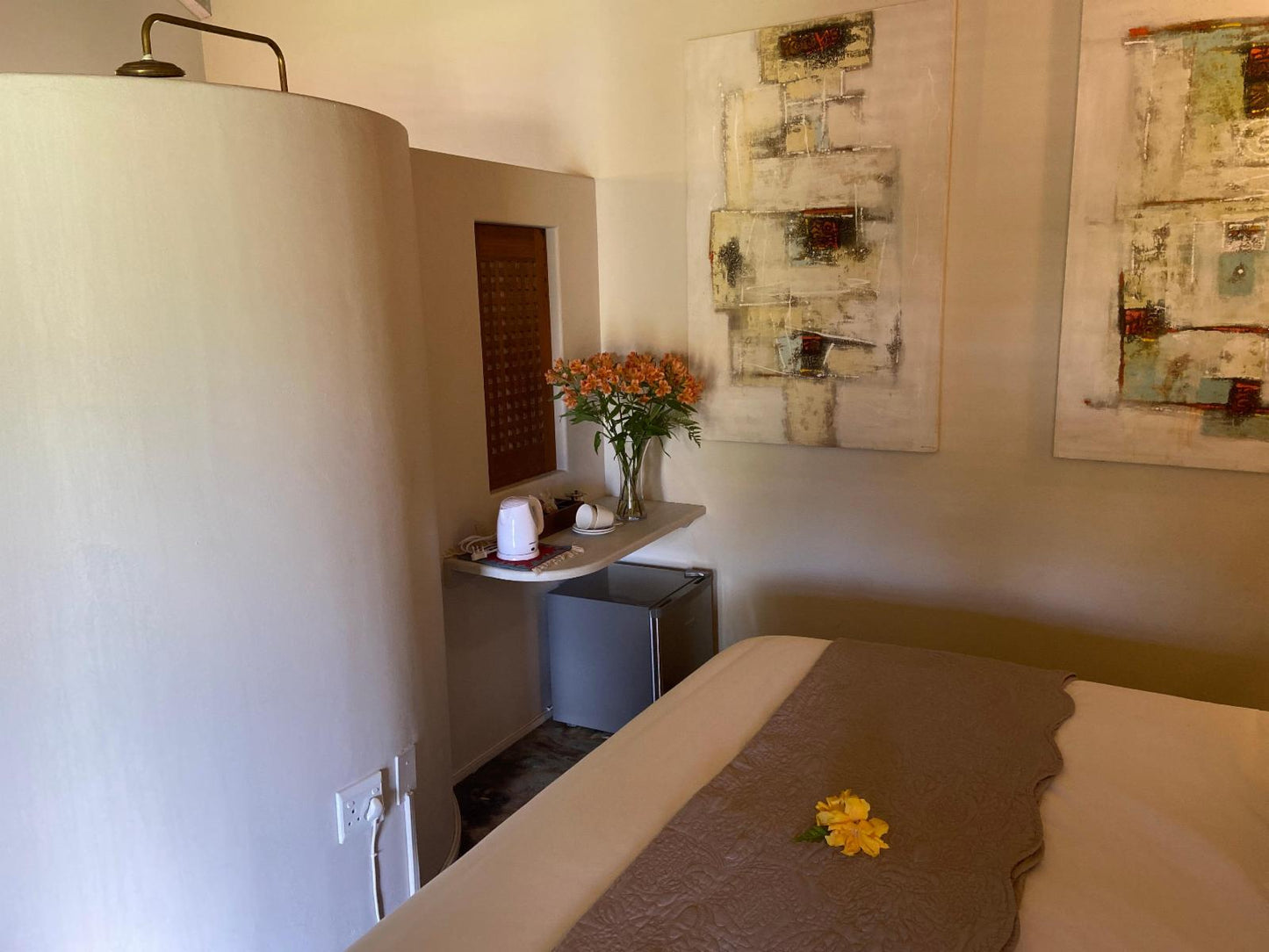 Mvua Luxury Room @ Villachad Guest House