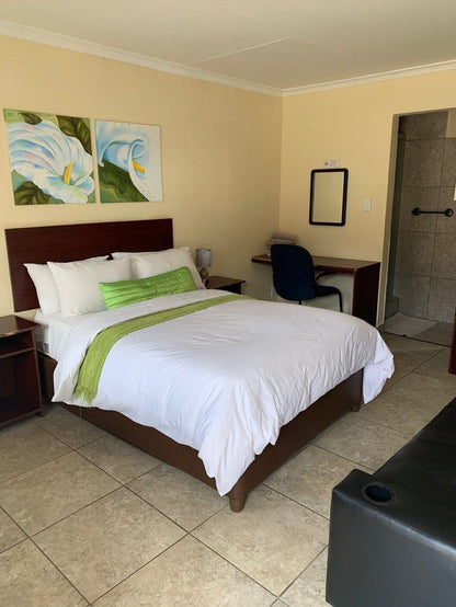 Villa De La Rosa Guest House Klerksdorp Klerksdorp North West Province South Africa 