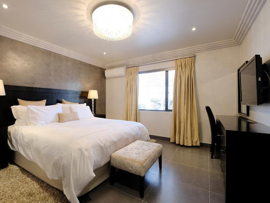 Executive Hotel Room 5 @ Villa Moyal Executive Apartment And Suites