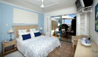 Sea facing double room with terrace @ Villa Sunshine Guesthouse