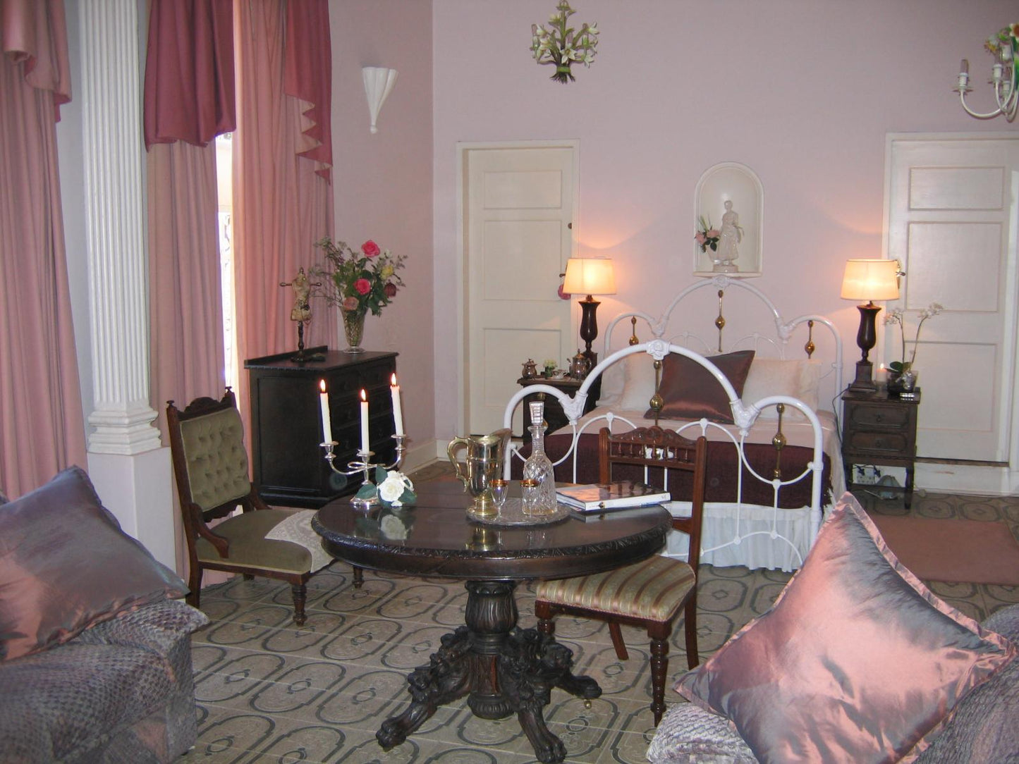 Elizabeth Room @ Villa Victoria Executive Guesthouse