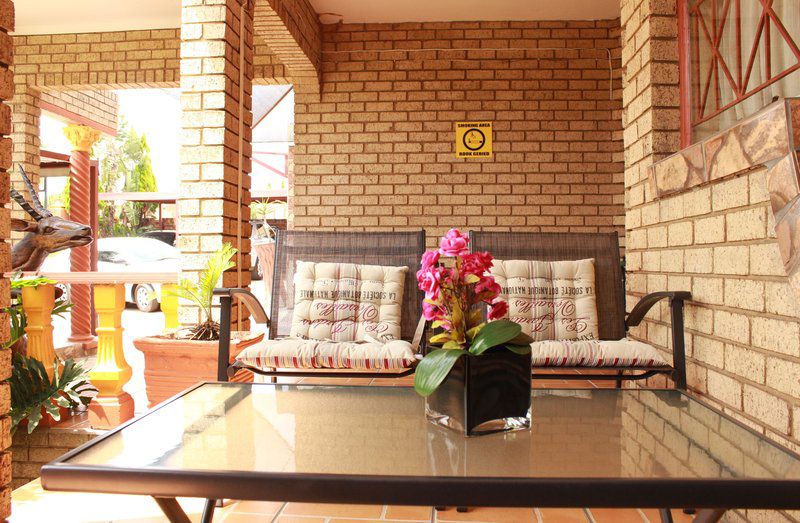 Visit Vakasha Guest Lodge 2 Witbank Emalahleni Mpumalanga South Africa Living Room