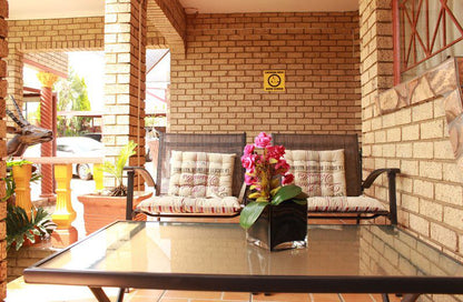 Visit Vakasha Guest Lodge 2 Witbank Emalahleni Mpumalanga South Africa Living Room