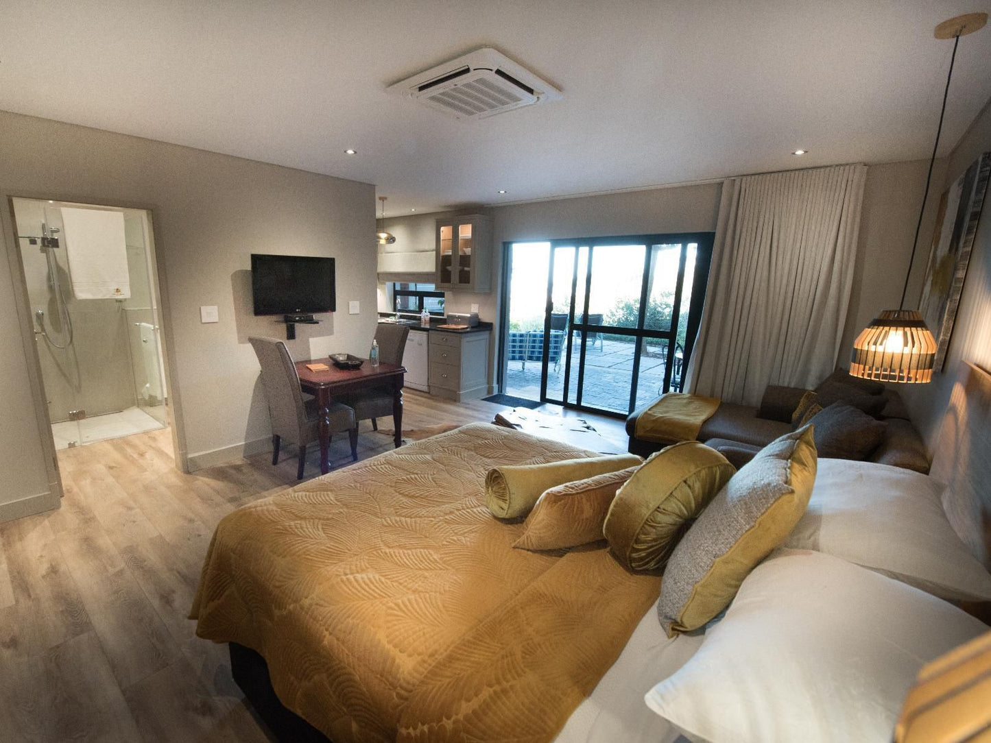 Vrede Self Catering, Queen Studio, Bedroom