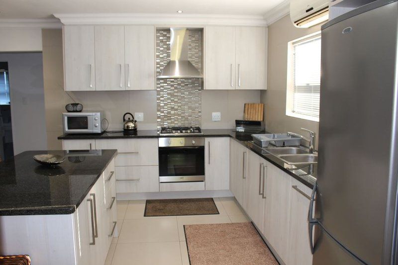 Vredekloof Accommodation Trading As Bb Pty Brackenfell Cape Town Western Cape South Africa Unsaturated, Kitchen