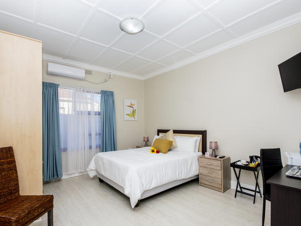 Double room 4 Inside @ Walmer Villiers Self Catering
