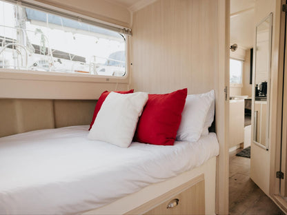 Waterfront Houseboats, Houseboat One, Bedroom