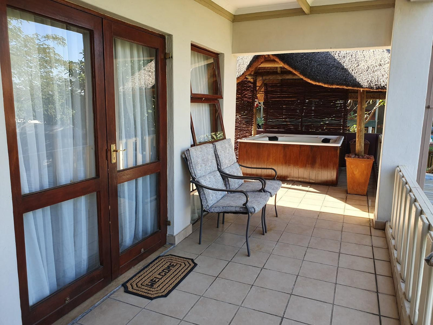 Suite with Jacuzzi and view of the dam @ Watershed Guest House