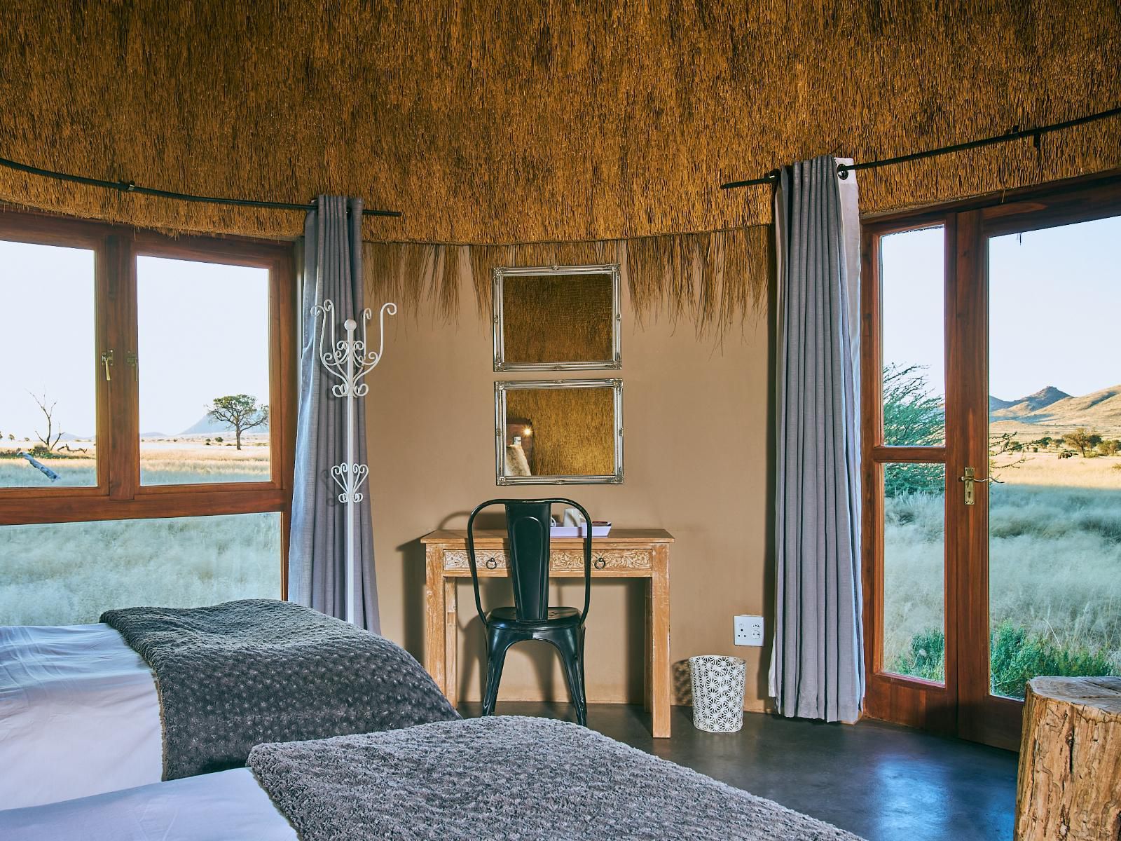 We Kebi Safari Lodge, Twin Room, Bedroom