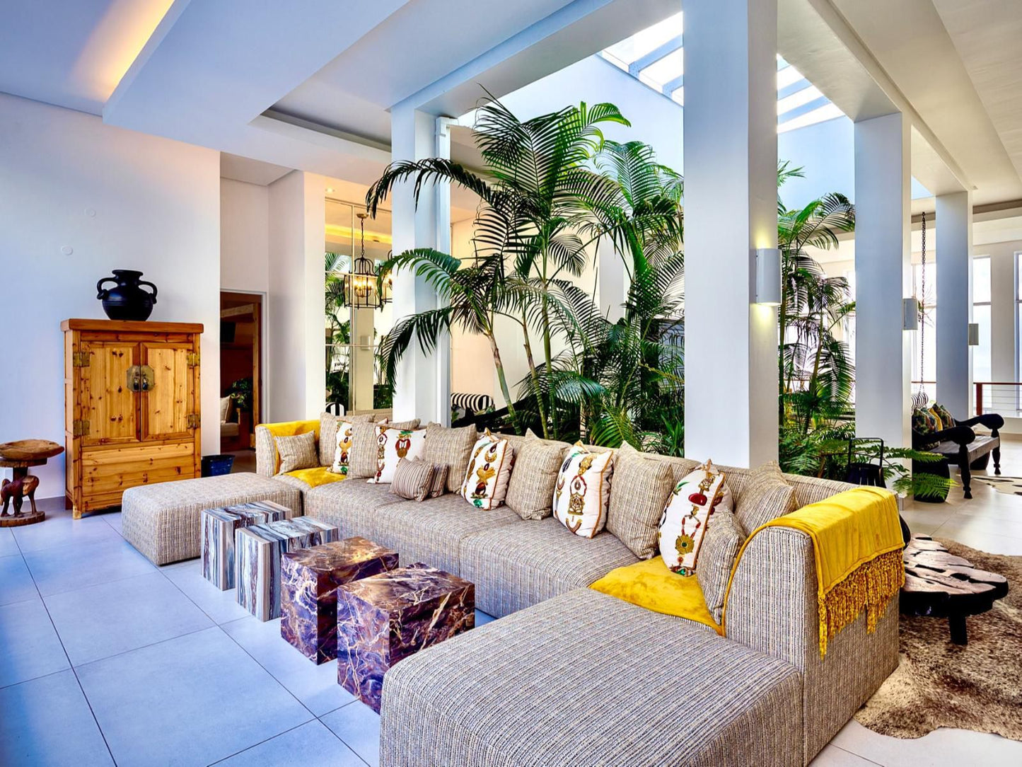 The White House Boutique Villa Salt Rock Ballito Kwazulu Natal South Africa Complementary Colors, Palm Tree, Plant, Nature, Wood, Living Room