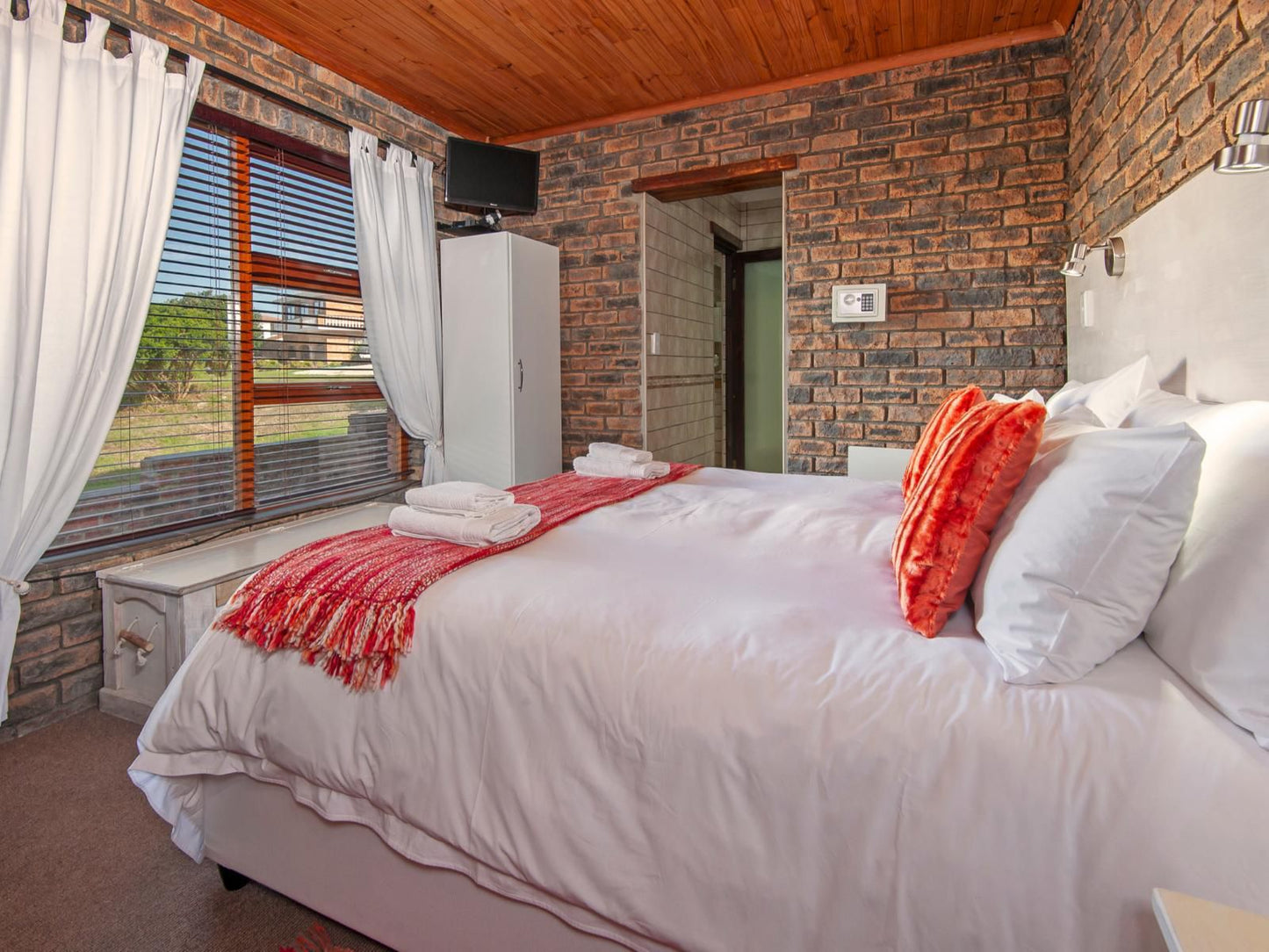 White Shark Guest House Kleinbaai Western Cape South Africa Bedroom