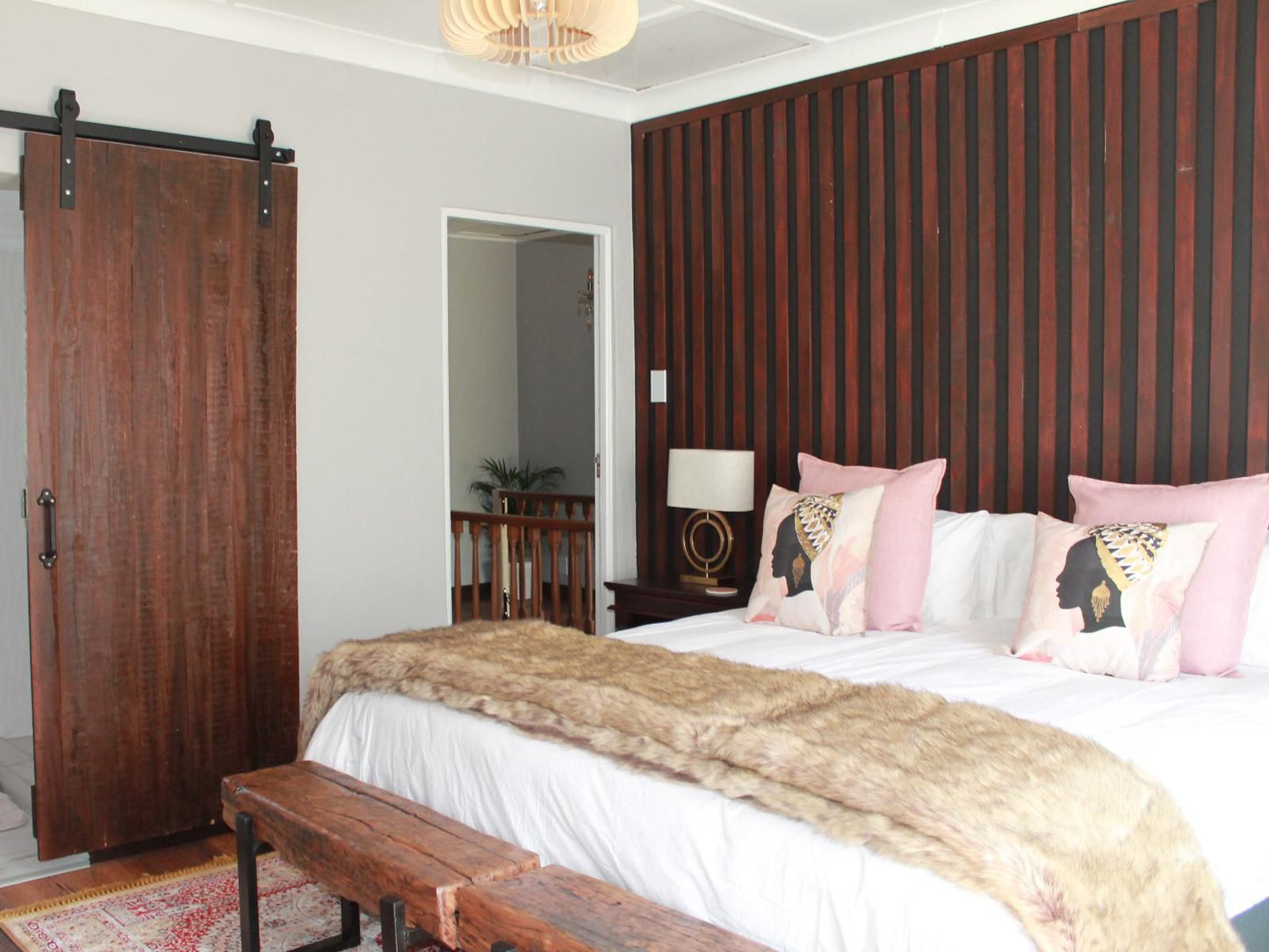 Wild Tree Lodge, Standard King/Twin Room with En-suite, Bedroom