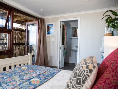 Queen Cottage with Sea Views @ Wilderness Beach House Backpackers Lodge