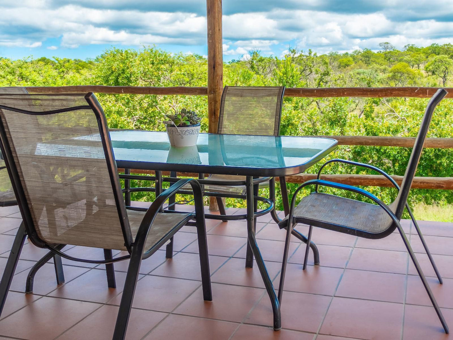 Wildthingz Bush Lodge, Large Family room