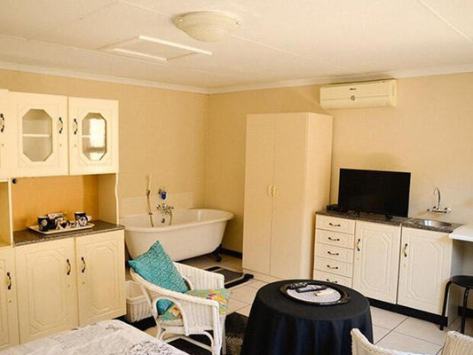 Luxury Double Room with Bath @ Wille Garden Flair Guesthouse