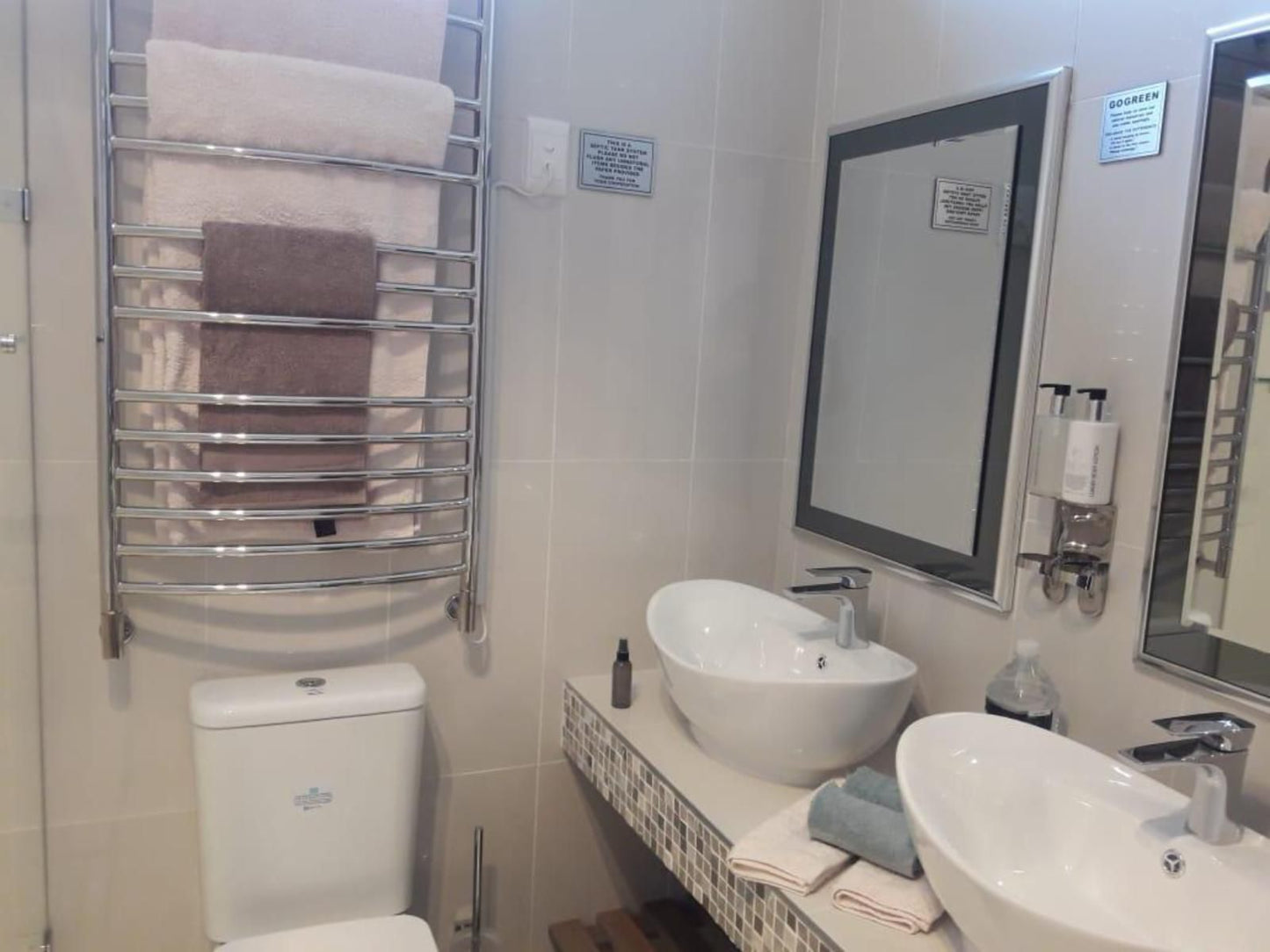 Willow Manor Accommodation, Room 2, Bathroom