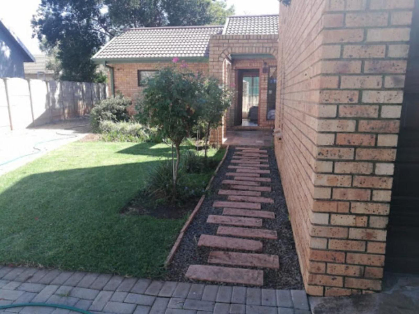 Windmill Guest House Bloemfontein, House, Building, Architecture, Brick Texture, Texture, Garden, Nature, Plant