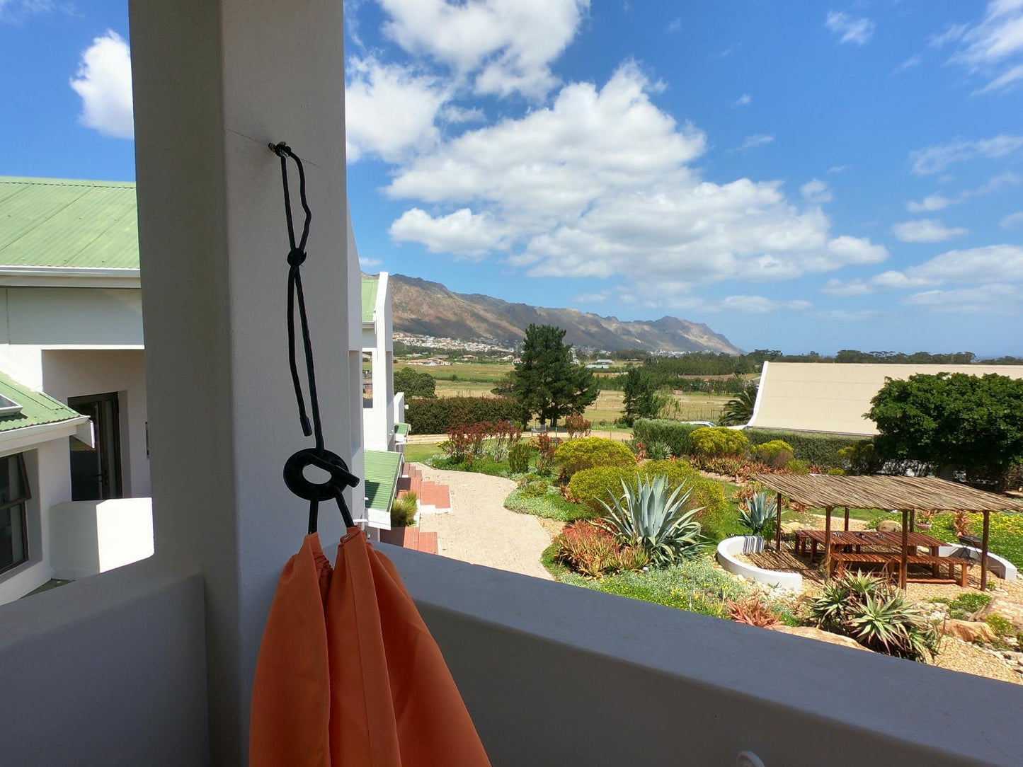 Luxury Suite - Ocean and Mountain View @ Wind-Rose Guest House