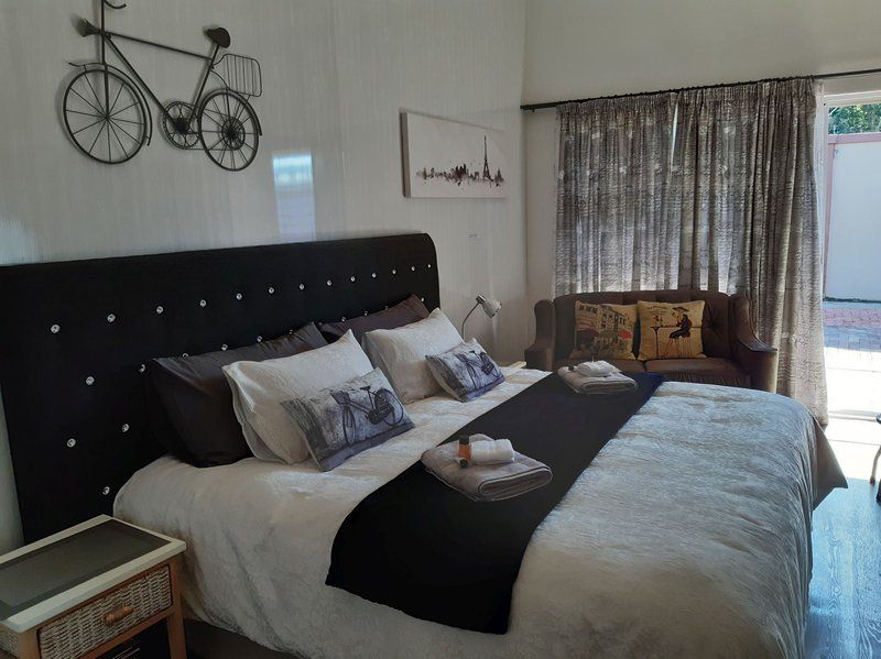 Windsong 1 And 2 Vincent East London Eastern Cape South Africa Unsaturated, Bedroom, Bicycle, Vehicle