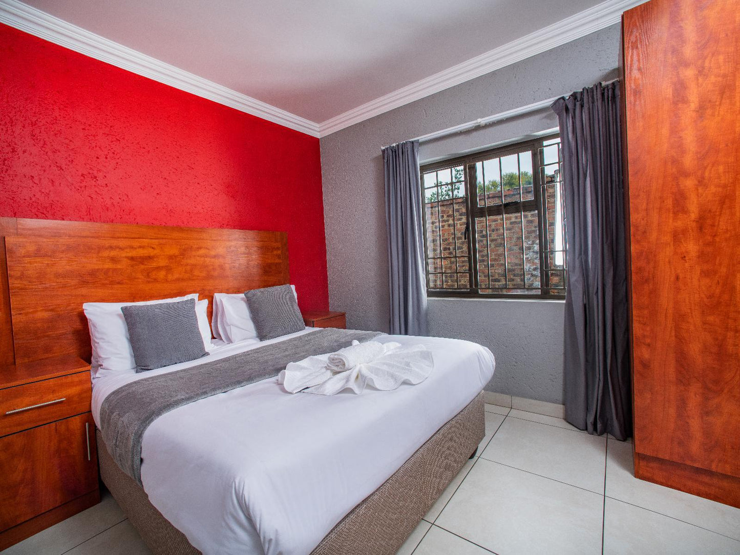 Economy Double Room - Free Breakfast @ Khayalami Hotels - Emalahleni