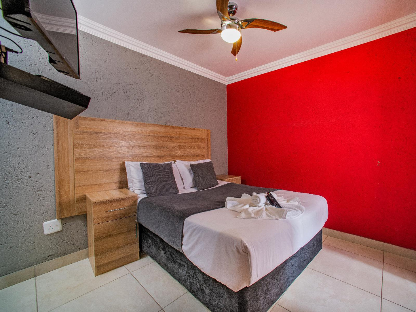 One bedroom self catering unit @ Khayalami Hotels - Emalahleni