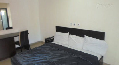 Wood Marks Plaza And Suites Riviera Pretoria Tshwane Gauteng South Africa Unsaturated, Bedroom