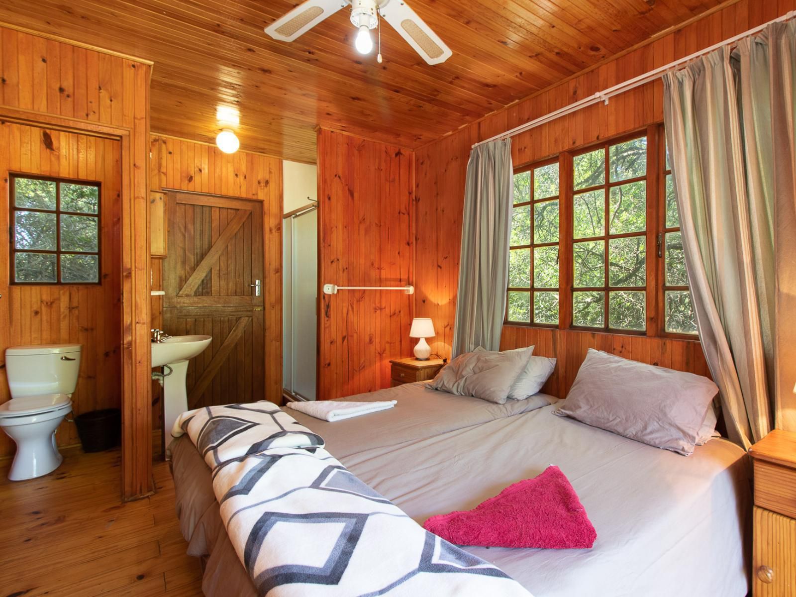 Woodlands Cottages & Camping, Bush Cottage, Bedroom