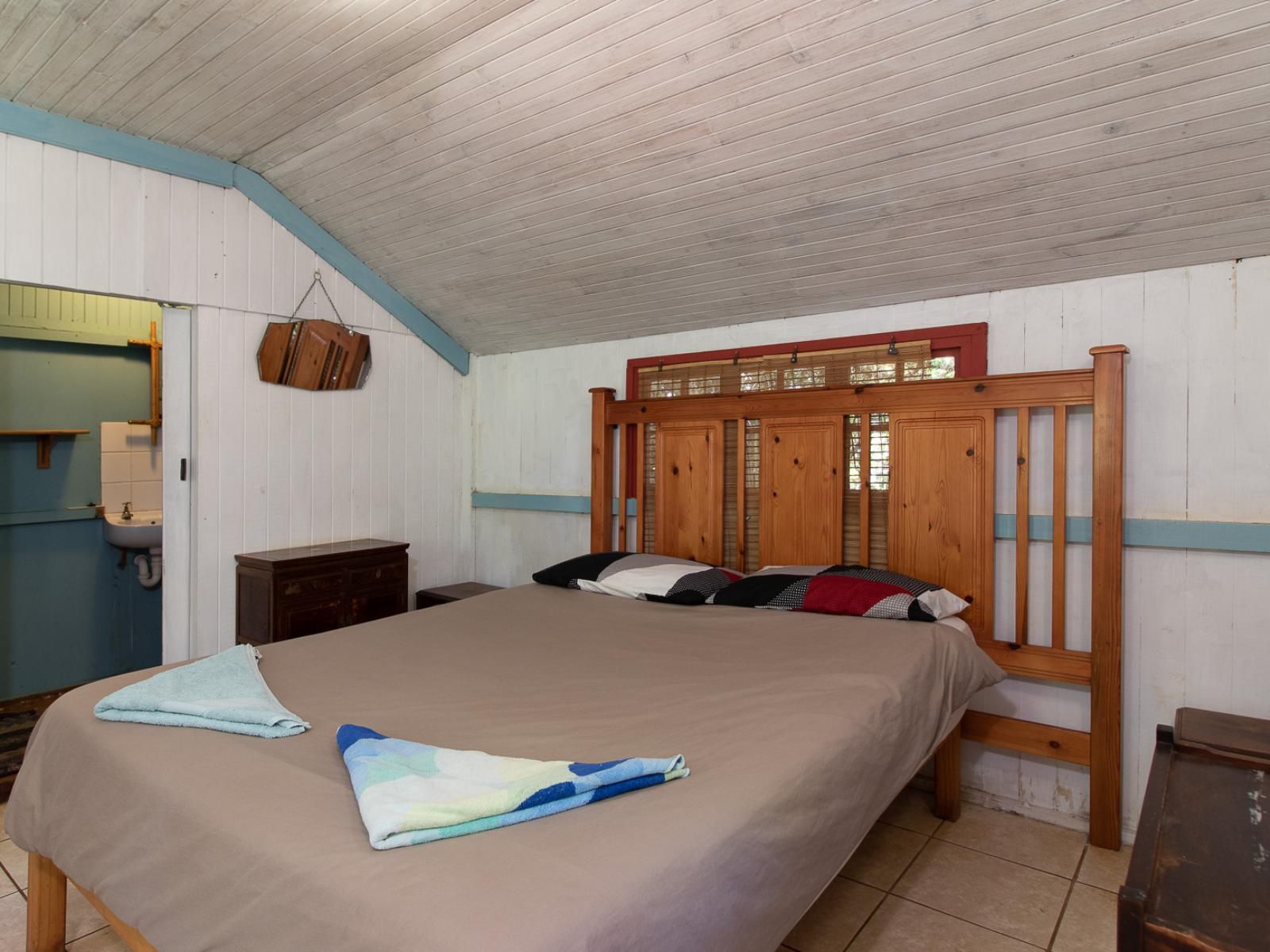 Woodlands Cottages & Camping, Family Room 2, Bedroom