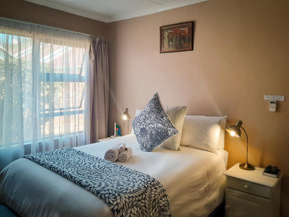 Deluxe Double Rooms @ Woodpecker's Inn Guesthouse