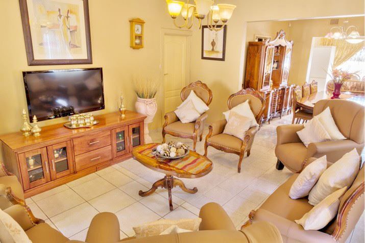 Zanele Executive Guest House Empangeni Kwazulu Natal South Africa Living Room