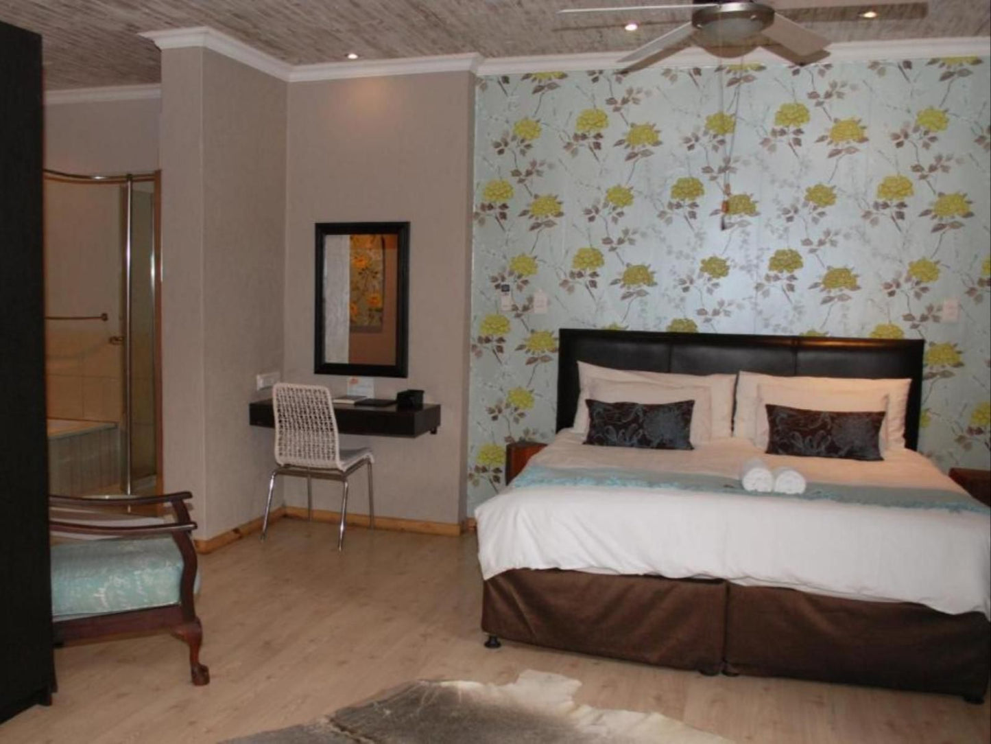 Zebrina Guest House, Luxury double Room, Bedroom