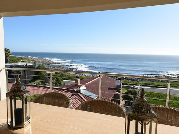 Double Sea View Penguin Room @ Zeezicht Guest House