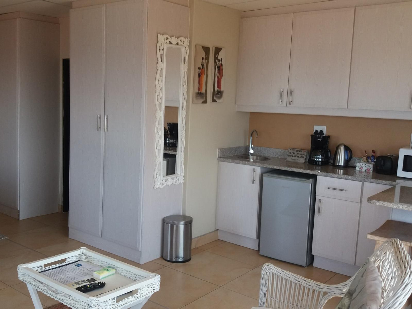 Zimbali View Eco Guesthouse, Queen Room with Balcony and Sea View, Kitchen