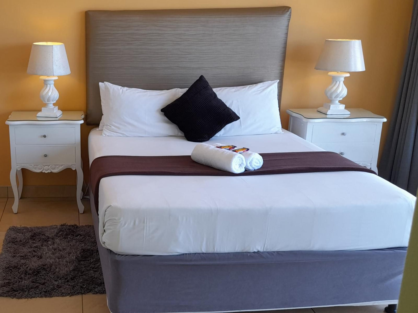 Zimbali View Eco Guesthouse, Queen Room with Balcony and Sea View, Bedroom