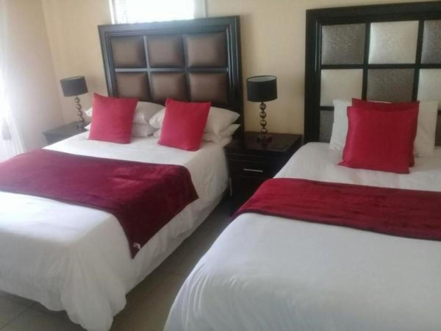 Twin room @ Zinzanathi Guesthouse