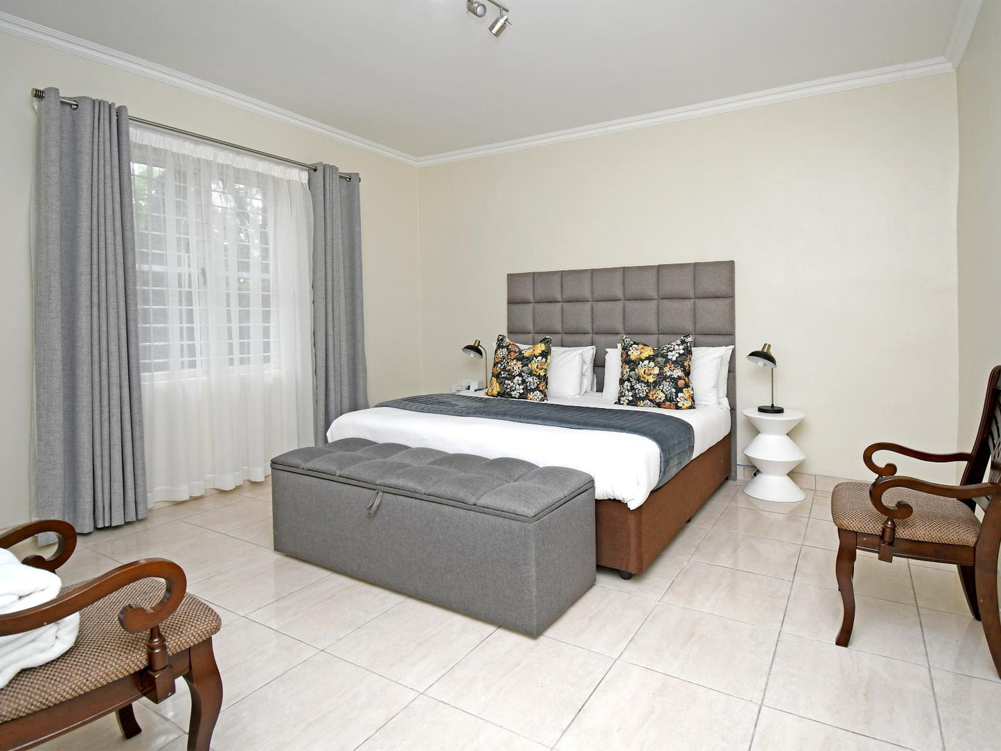 6 Bed Homestead 9 @ The Cube - Zwelakho Luxury Apartments